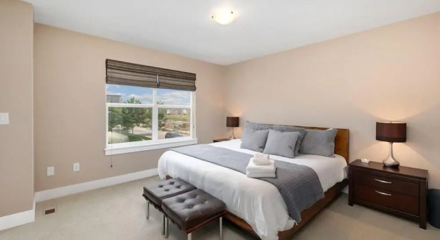 Amazing Urban Townhome Near Breweries & River!