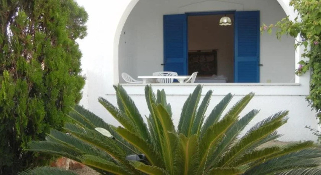 Archontiko Mary, Prenota Hotel Aliki Paro