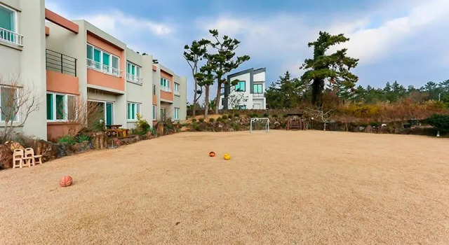 Jeju Nangbile House Pension