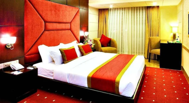 Люкс Luxury West Park Inn