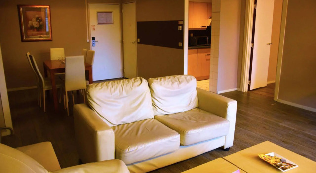 Ambassador Suites Antwerp, Забронировать Отель Антверпен - центр города Антверпен, рядом с Железнодорожная Станция Антверпен Берхем