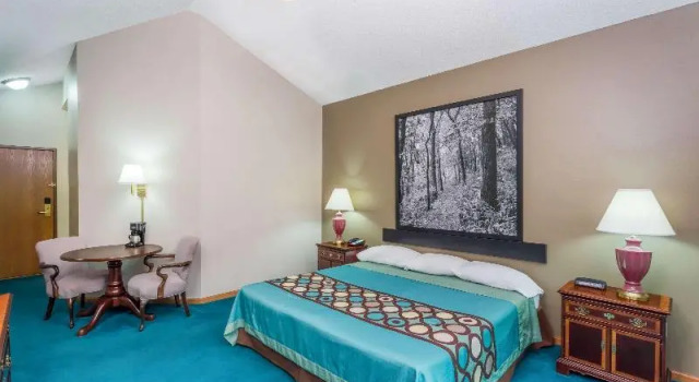 Номер Standard Super 8 by Wyndham Platteville