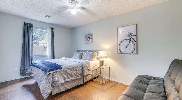 Коттедж Rogers Vacation Home w/ Yard: 5 Mi to Bentonville