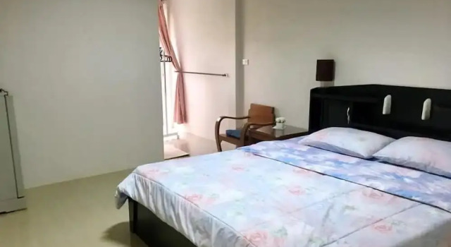 Ban Rai Nai Suan, Rezervovat Hotel Hotely v Central Thailand s parkováním, Parkování