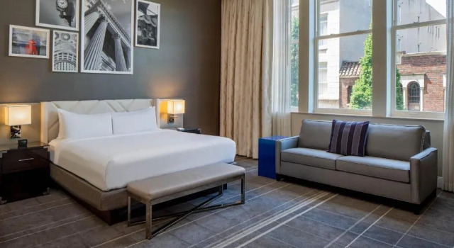 Двухместный полулюкс Hilton Richmond Downtown