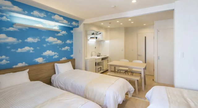 Четырёхместный номер Superior c 1 комнатой с балконом Hotel SAILS