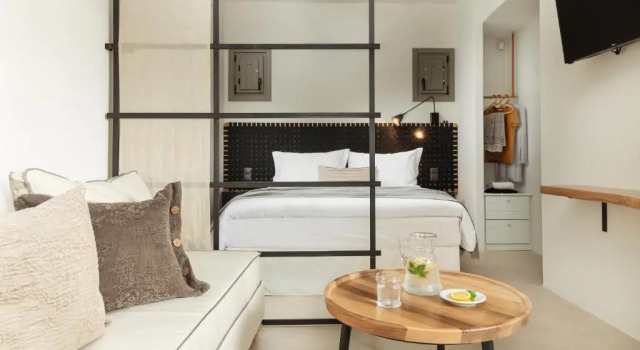 Люкс с видом на бассейн Chora Kythnos Suites adults only