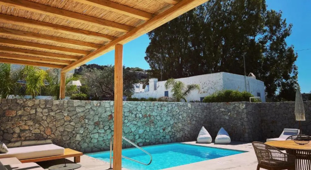 Коттедж Milos Villas Complex