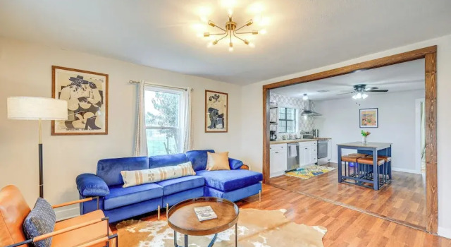 Коттедж Walk to Main Street: Cottage w/ Deck in Bandera!