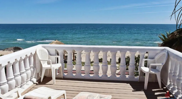 Коттедж Casa Evita 4 Bedroom Beachfront Home