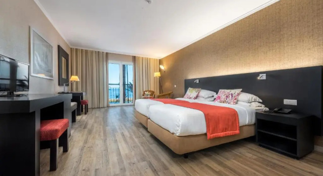 Двухместный номер с видом на море Отель Enotel Sunset Bay