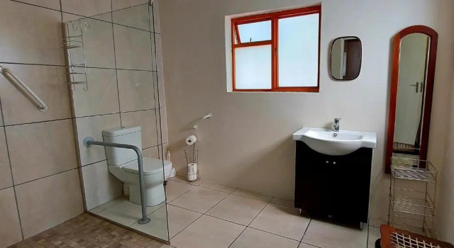 Люкс Comfort Suites on 74