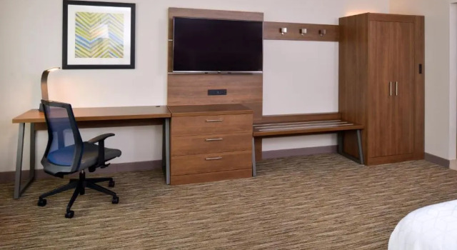 Люкс с 2 комнатами Holiday Inn Express & Suites - Ottumwa by IHG
