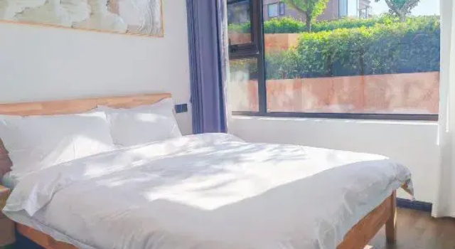 Люкс с 2 комнатами с видом на сад Chengjiang Fuxian Boutique Stay