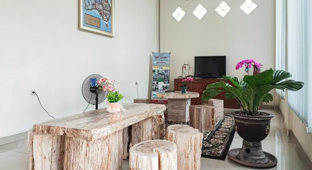 RedDoorz Plus Syariah Near Simpang Rimbo Jambi 2, Rezerwuj Hotel Kinati Sumatra