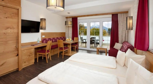 Четырёхместный номер Superior Landhotel Schwarzenbach - Wellness & Spa