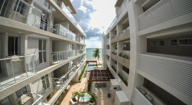 Pé na areia do Caribessa - Branco Haus