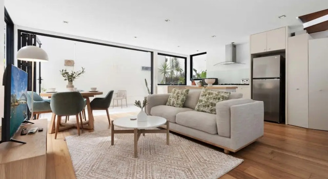 Relaxed Beachside Townhouse, Забронировать Отель Сидней Sydney Region, рядом с Королевский гольф-клуб Сиднея