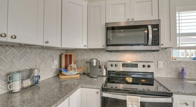 Коттедж Crystal Beach Home w/ Covered Patio: Pets Welcome!