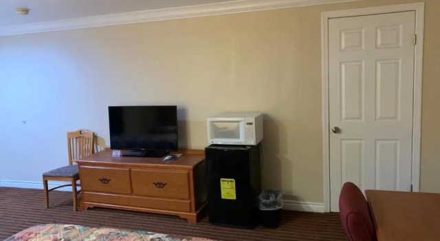Четырёхместный номер Standard A-1 Budget Motel
