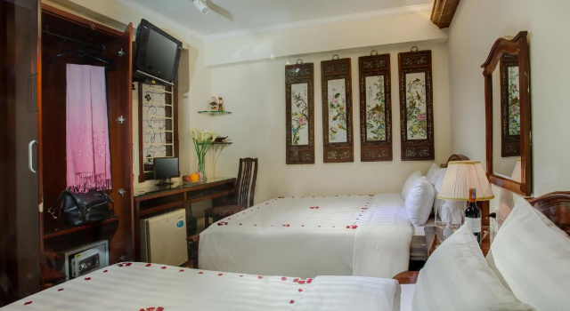 Трёхместный номер Deluxe Luminous Viet Hotel