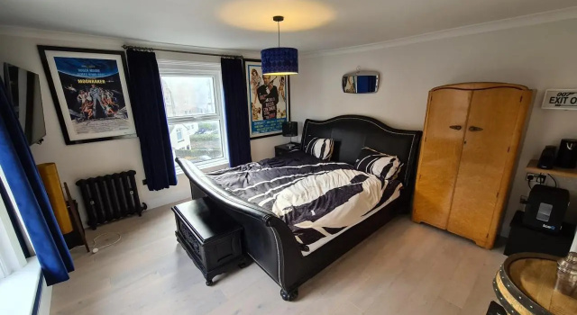 Southsea Royale Studio, James Bond, Parking, Seafront