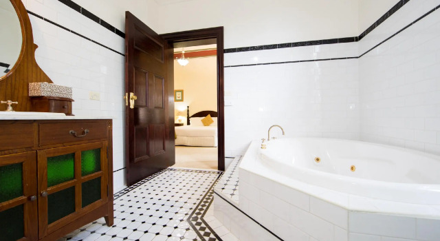 Люкс Deluxe Petersons Armidale Winery and Guesthouse