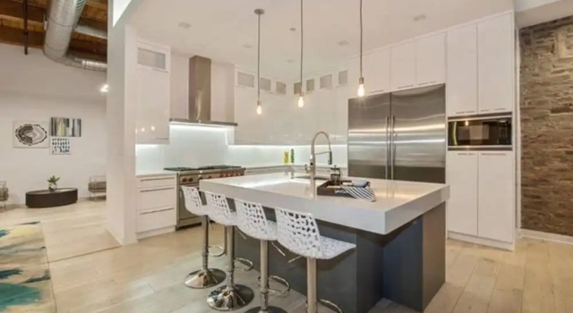 Кровать в общем номере с 6 комнатами Breathtaking 6 BDR Luxury Condo Downtown Chicago