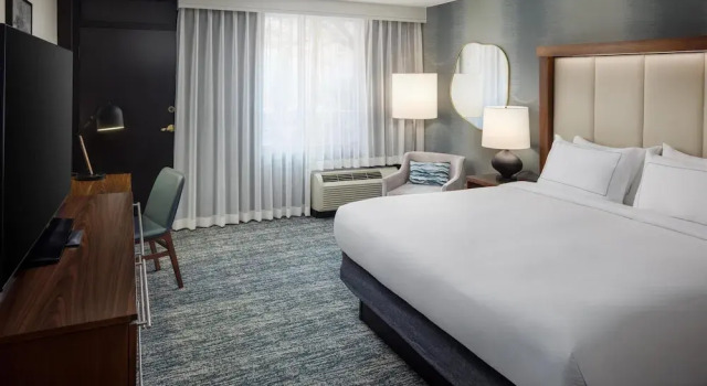 Двухместный номер Standard с балконом и с видом на внутренний двор DoubleTree by Hilton Boston-Andover