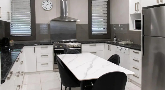 Коттедж Arkana Motor Inn & Terrace Apartments