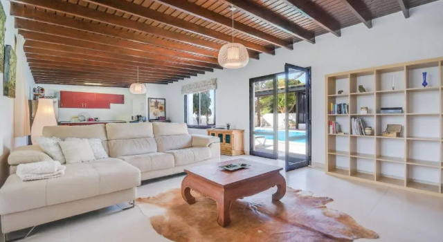 Villa Nazoly - Private Pool, Quiet & Exclusive Stay in Lanzarote, Забронировать Вилла Отели Канарских островов с бассейном, Бассейн