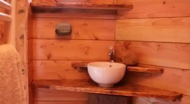 Коттедж Domaine La Roche Bellin