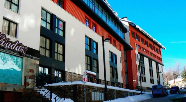 Modern, Occupancy 2/4 People, Parking, Wifi, Varaa Huoneisto Pradollano 