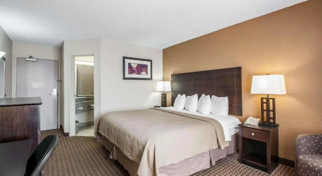 Standard Zimmer Quality Inn