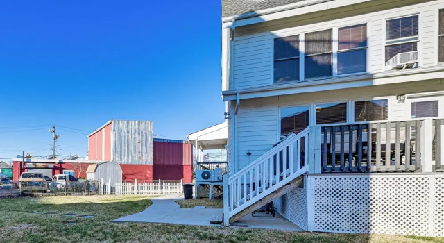 1 Mi to Atlantic City Beach! Family Gem w/ 2 Decks, Забронировать Апартаменты/квартира Апартаменты Атлантик-Сити, рядом с Казино Ocean Resort, Апартаменты/квартира