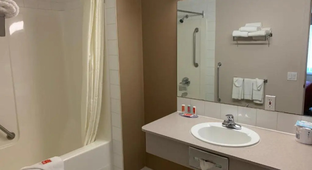 Номер Standard Econo Lodge Inn & Suites