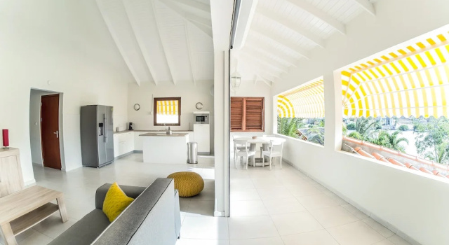 Четырёхместные апартаменты Luxury с балконом Luxury Apartments Curacao