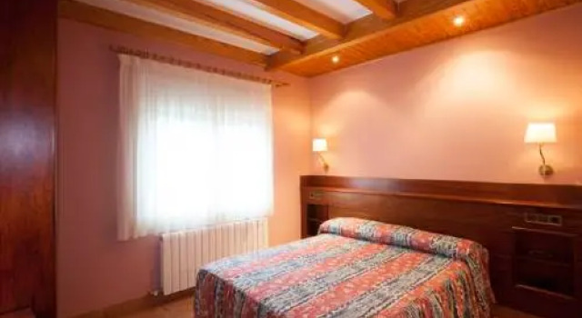 Hostal Les Fonts, Rezervasyon Otel Кастельяр-де-н'Уг Bergueda
