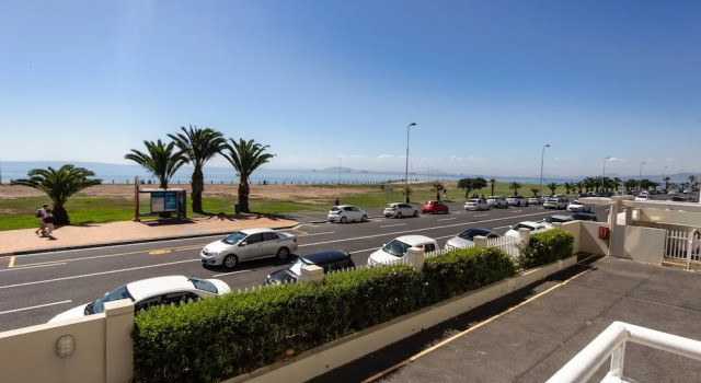 Апартаменты с 2 комнатами с балконом First Floor Apartment With Beautiful sea View