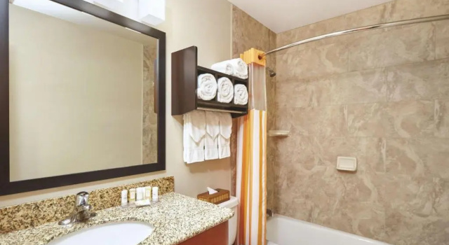 Номер Standard La Quinta Inn & Suites by Wyndham Chicago - Lake Shore