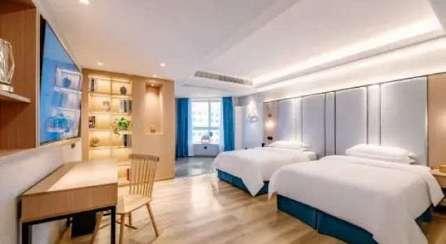 BAMBOO BOAT Express Hotel (Guiyang Penshui Pool Maternal and Child Hospital), Забронировать Отель Отели Гуйян с парковкой, рядом с Modern Capital, Парковка