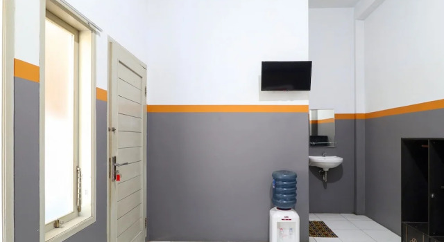 Wisma Etiga by OYO Rooms, Buchen Sie Hotel Tarogong West-Java