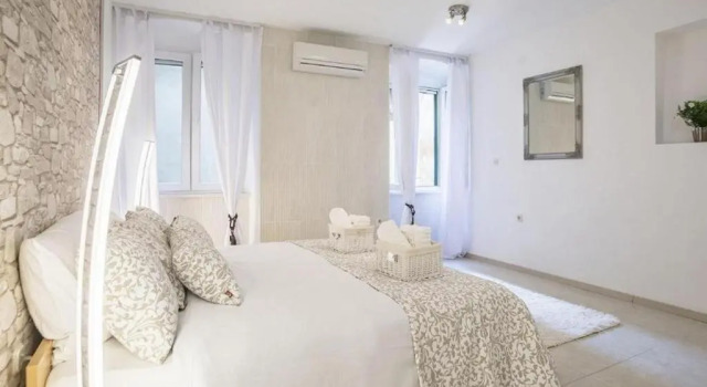Iron Gates Apartments