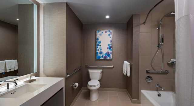 Двухместный клубный номер Standard The Westin Irving Convention Center at Las Colinas