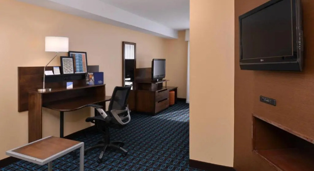 Студия Fairfield Inn & Suites Dayton Troy