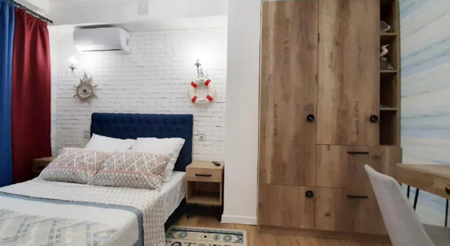 2 BDR apartment near Gorky Park, Center