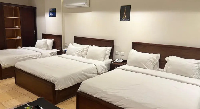 King Khafren View INN, Book Hotel Hotels in Cairo Governorate with Parking, Parking