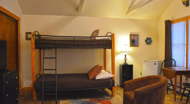 Четырёхместный номер Deluxe Hyde Away Inn
