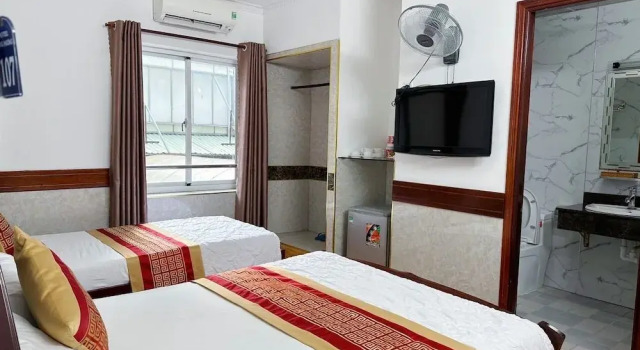Трёхместный номер Premium HUNG HUONG HOTEL