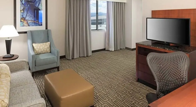 Двухместный полулюкс with Roll In Shower Mobility/Hearing Access Hilton Garden Inn Denver/Cherry Creek